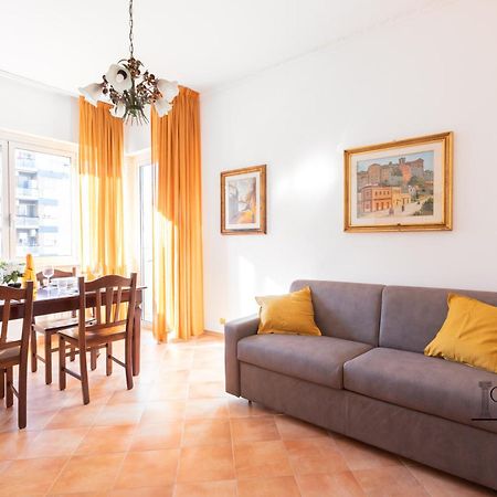 Caput Mundi Rooms - 100Mt To Metro A, Terrace, A-C, 15 Min To Center Rome Bagian luar foto