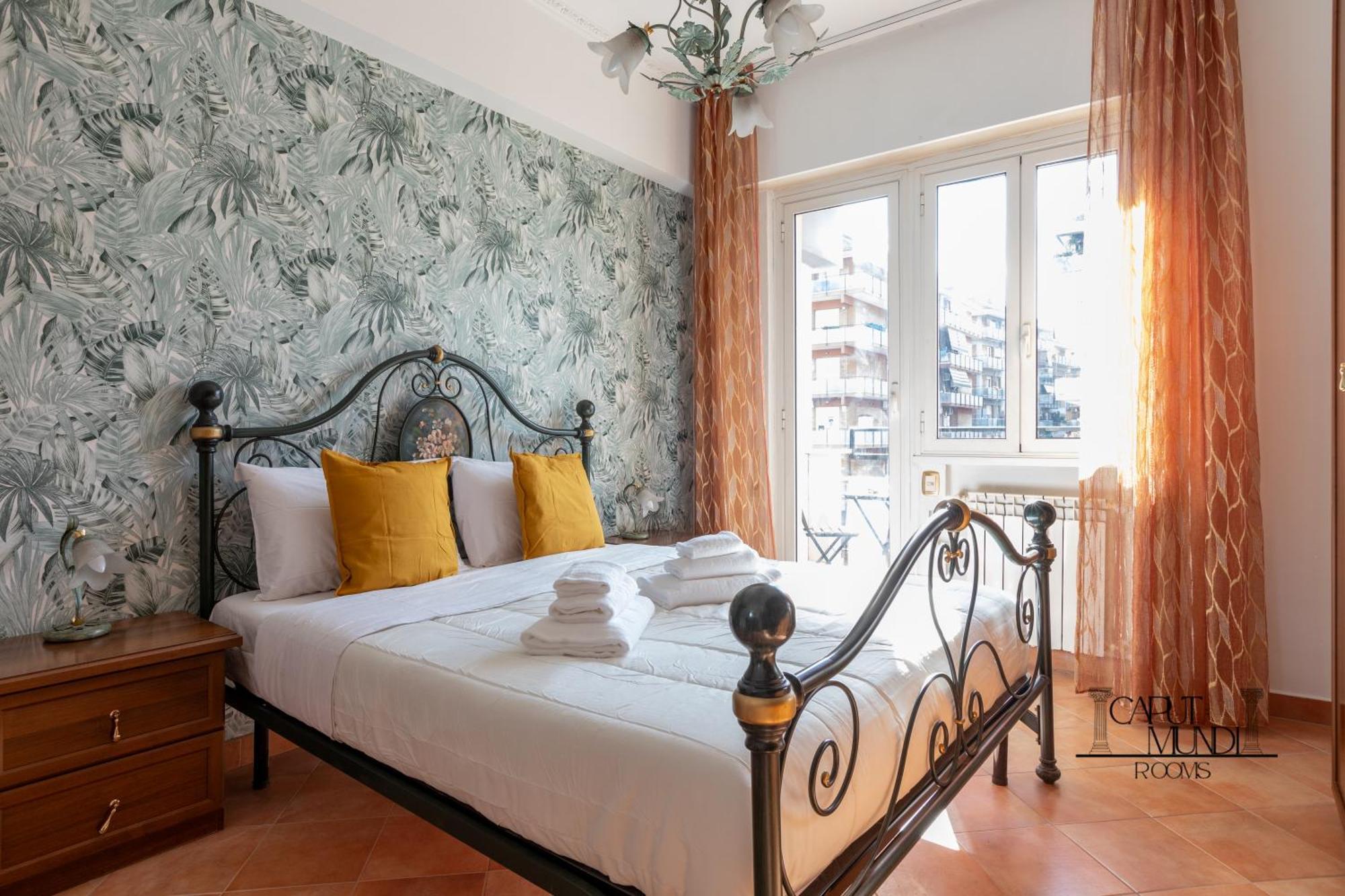 Caput Mundi Rooms - 100Mt To Metro A, Terrace, A-C, 15 Min To Center Rome Bagian luar foto
